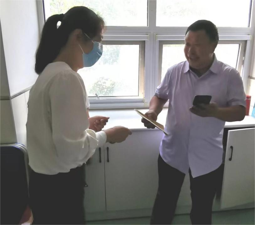 真情慰問暖人心，擇立集團(tuán)探望員工住院家屬