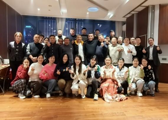 為夢(mèng)想-不止步，山東擇立集團(tuán)2025年會(huì)盛典圓滿(mǎn)落幕